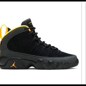 Air Jordon Retro 9 University gold